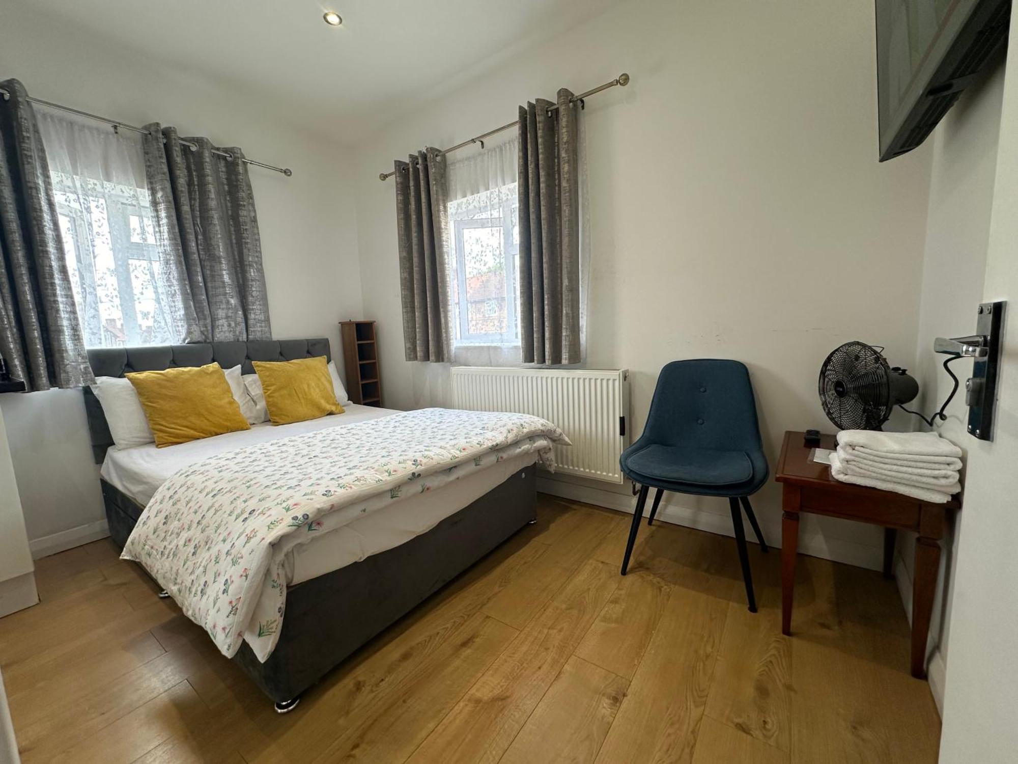 3Rd Studio Flat With Private Toilet And Bathroom Setup For Family Enjoyment 134 Keedonwood Road Bromley Exteriér fotografie